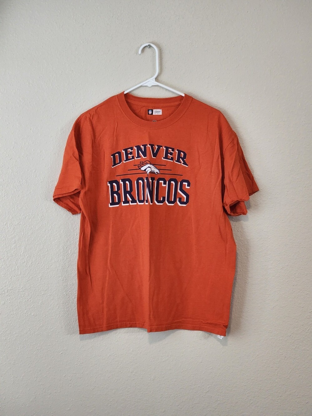 Denver Broncos NFL Team Apparel Orange T-Shirt Adult Large Football Tee Logo